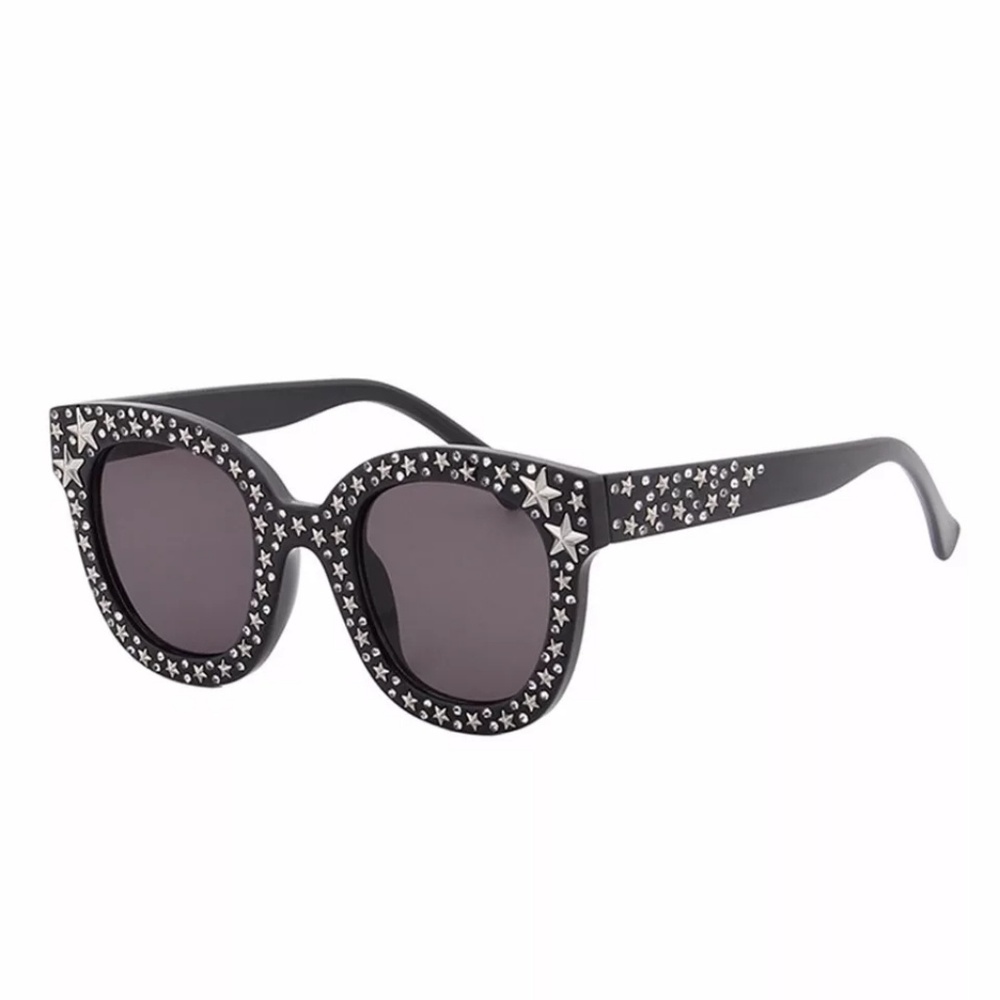 Pink oversized sunglasses with stars and crystals - Picture 6 of 8